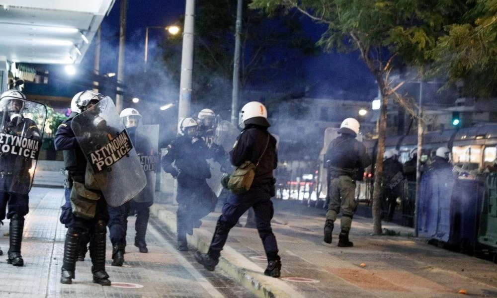Νέα Σμύρνη: Ελεύθεροι επτά ανήλικοι κατηγορούμενοι για τα επεισόδια